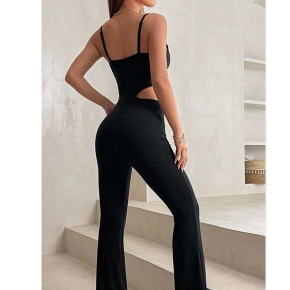New SHEIN Cut Out Waist Flare Leg Cami Jumpsuit Black Womens SIZE Medium PETITE - Picture 3 of 11